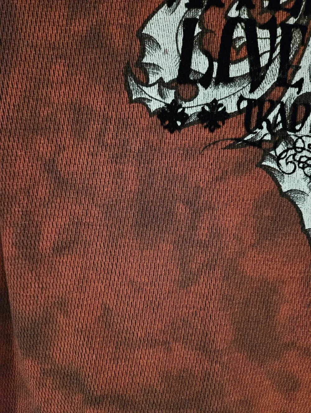Affliction Burnt Red/Burgandy Distressed Crewneck with White Black Crest - Picture 5 of 5